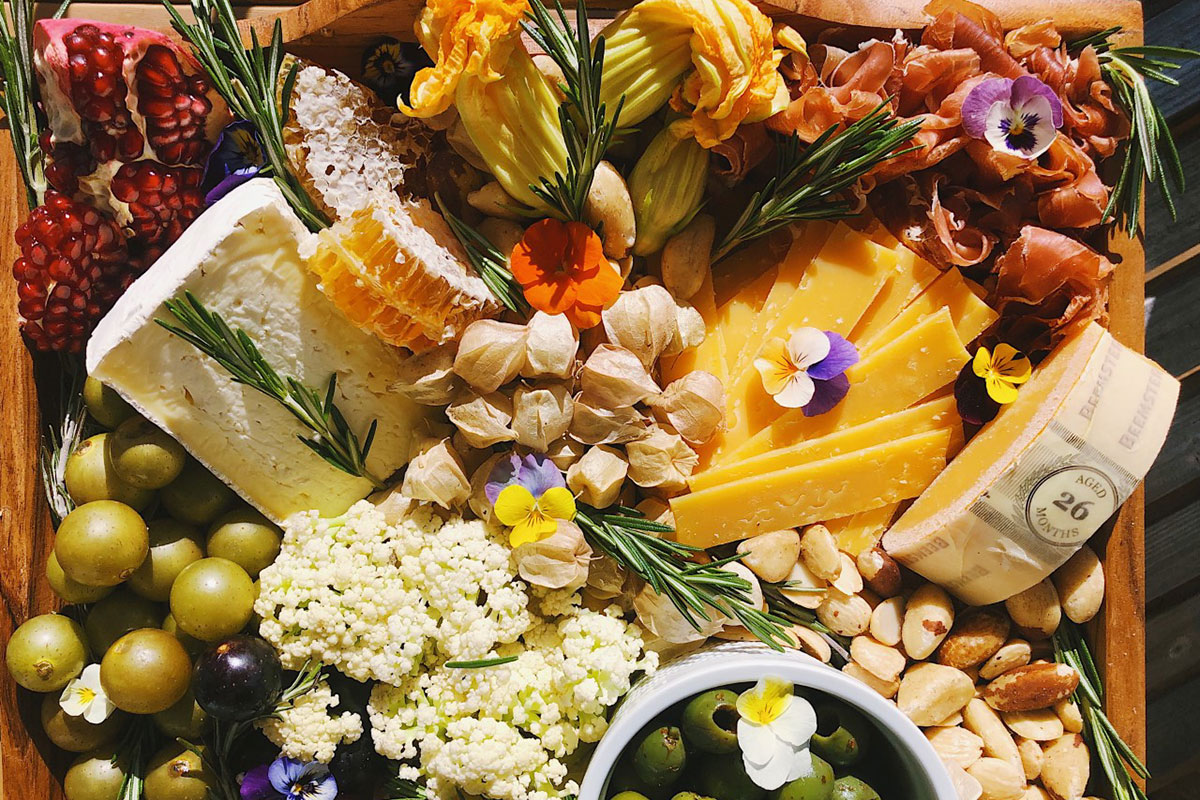 Flowery Board Tout Le Fromage